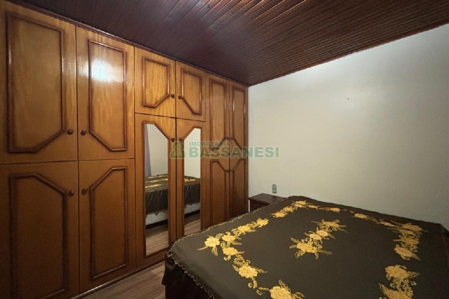 Casa Mobiliada com 140m², 3 dormitórios, 2 vagas, no bairro São Cristóvão em Caxias do Sul para Alugar