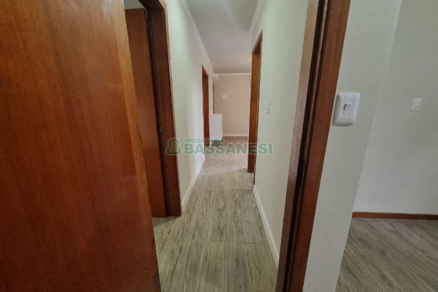 Apartamento com 65m², 2 dormitórios, 1 vaga, no bairro Petrópolis em Caxias do Sul para Alugar