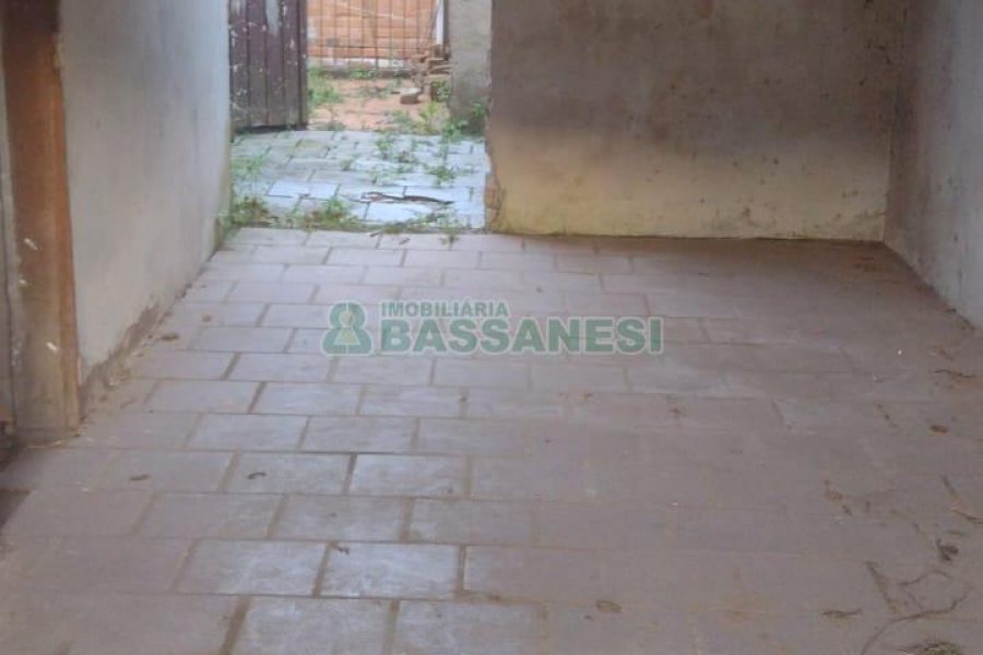 Casa com 230m², 3 dormitórios, 1 vaga, no bairro Pioneiro em Caxias do Sul para Comprar