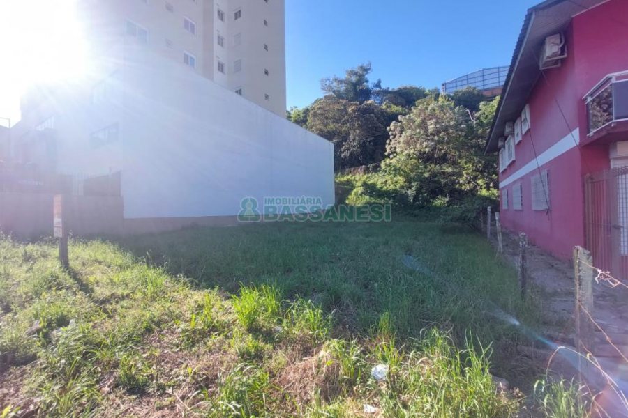 Terreno, no bairro São Leopoldo em Caxias do Sul para Comprar