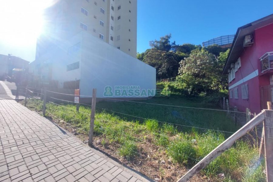 Terreno, no bairro São Leopoldo em Caxias do Sul para Comprar