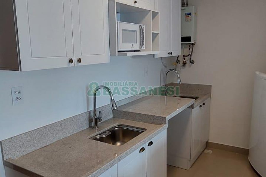 Apto Mobiliado com 65m², 1 dormitório, 1 vaga, no bairro Madureira em Caxias do Sul para Alugar