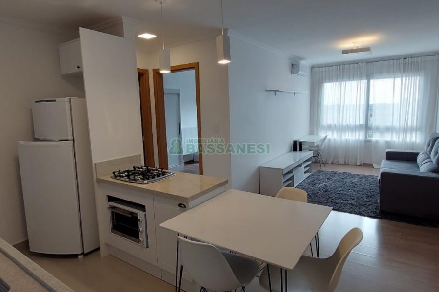 Apto Mobiliado com 65m², 1 dormitório, 1 vaga, no bairro Madureira em Caxias do Sul para Alugar