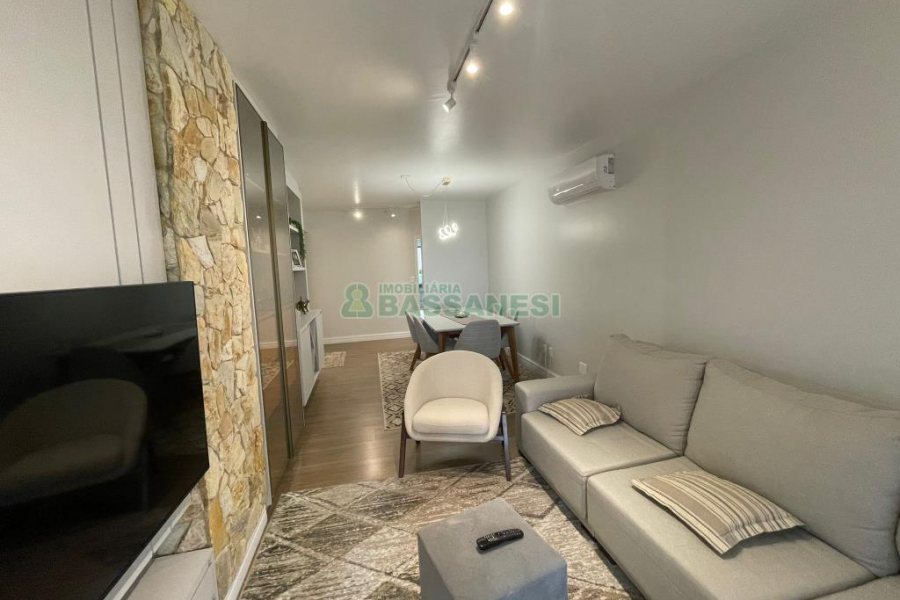 Apartamento com 132m², 3 dormitórios, 2 vagas, no bairro São Pelegrino em Caxias do Sul para Comprar