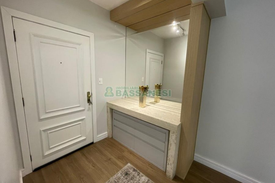 Apartamento com 132m², 3 dormitórios, 2 vagas, no bairro São Pelegrino em Caxias do Sul para Comprar