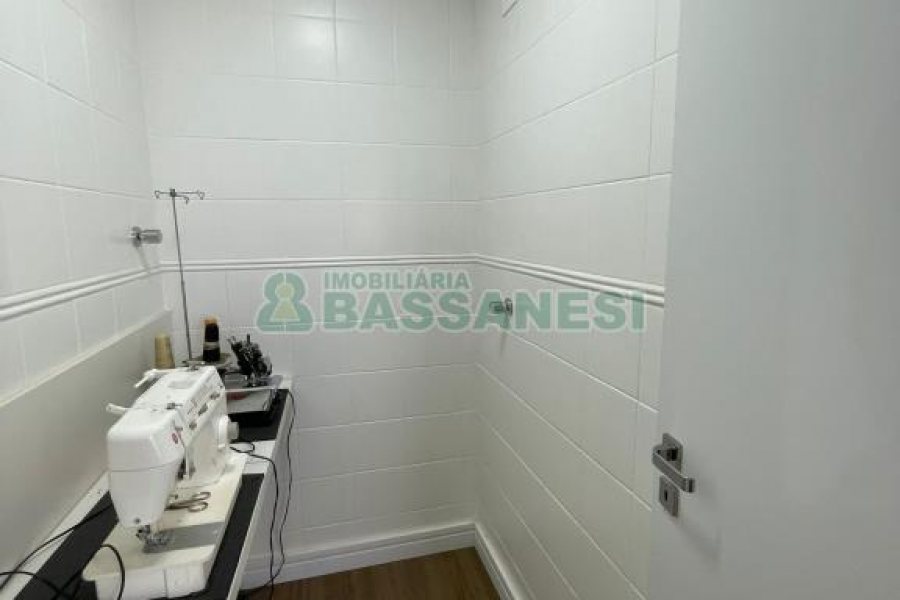 Apartamento com 132m², 3 dormitórios, 2 vagas, no bairro São Pelegrino em Caxias do Sul para Comprar