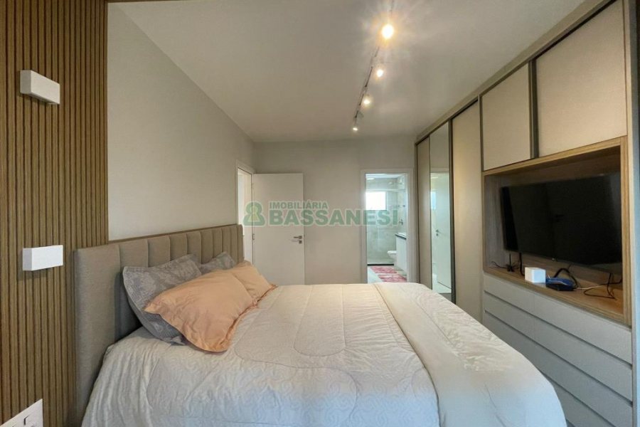 Apartamento com 132m², 3 dormitórios, 2 vagas, no bairro São Pelegrino em Caxias do Sul para Comprar