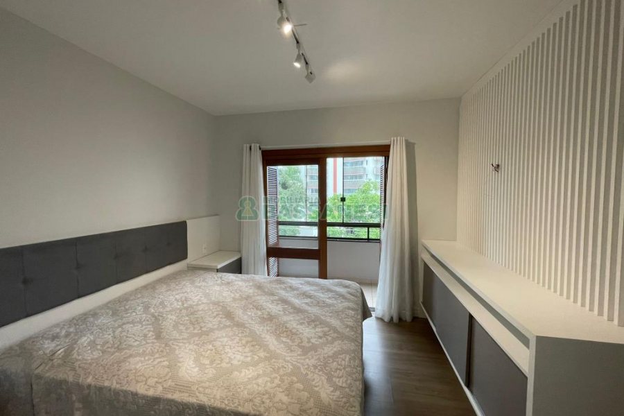 Apartamento com 132m², 3 dormitórios, 2 vagas, no bairro São Pelegrino em Caxias do Sul para Comprar