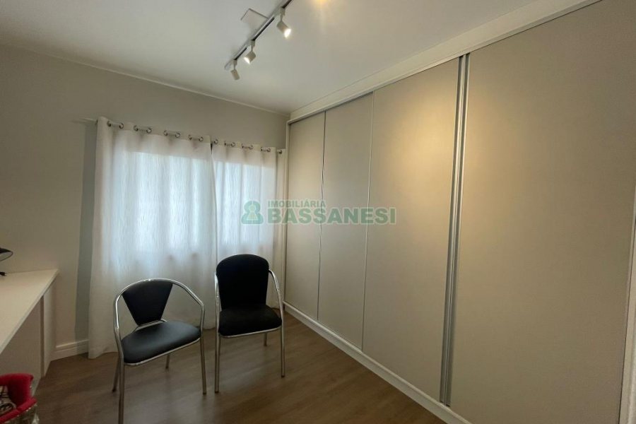 Apartamento com 132m², 3 dormitórios, 2 vagas, no bairro São Pelegrino em Caxias do Sul para Comprar