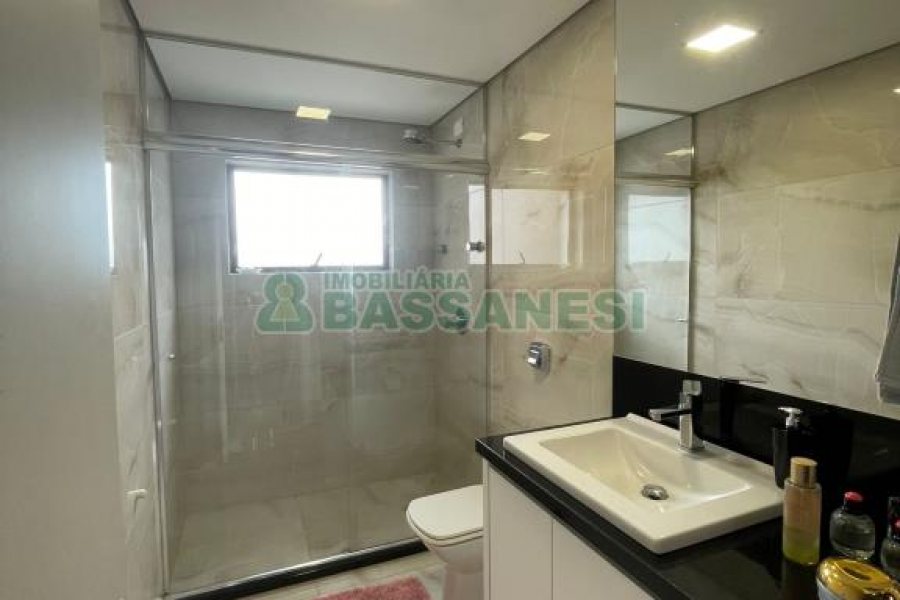 Apartamento com 132m², 3 dormitórios, 2 vagas, no bairro São Pelegrino em Caxias do Sul para Comprar