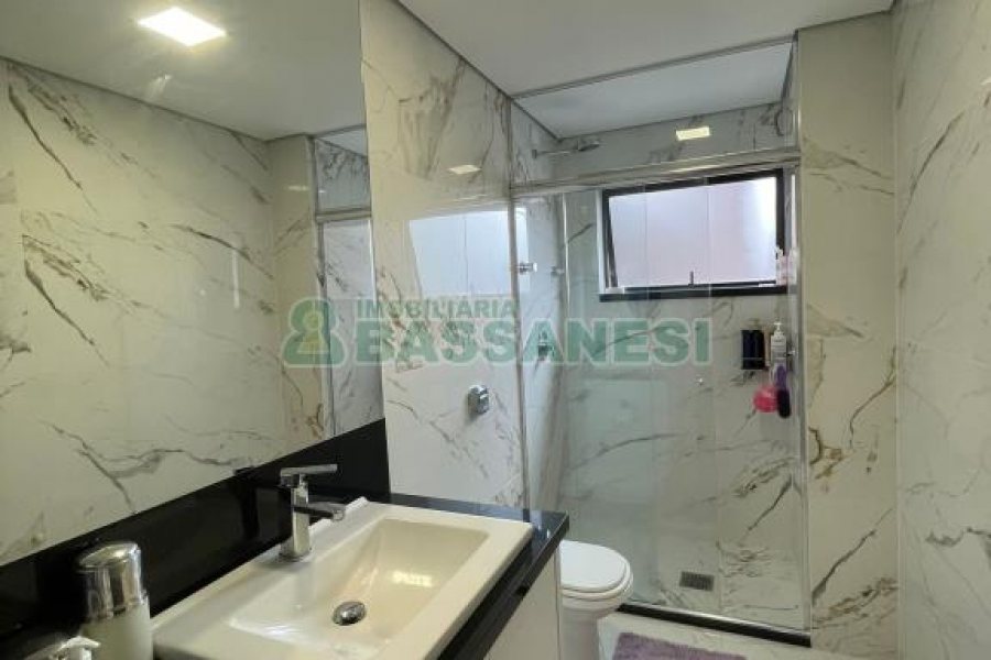 Apartamento com 132m², 3 dormitórios, 2 vagas, no bairro São Pelegrino em Caxias do Sul para Comprar