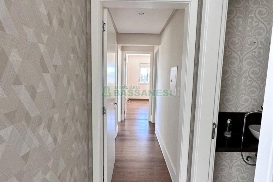 Apartamento com 114m², 3 dormitórios, 2 vagas, no bairro Universitário em Caxias do Sul para Alugar