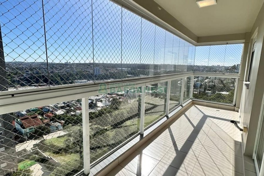 Apartamento com 114m², 3 dormitórios, 2 vagas, no bairro Universitário em Caxias do Sul para Alugar