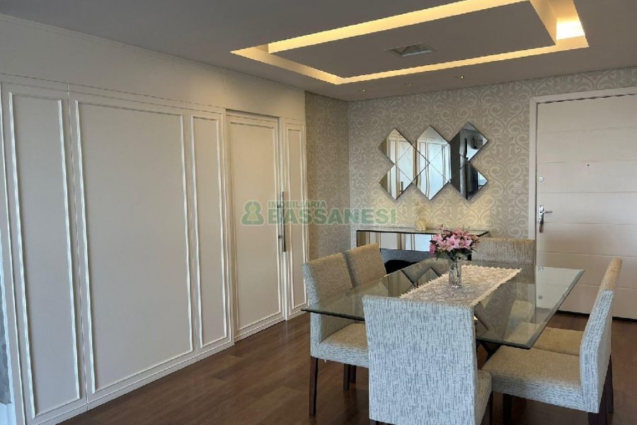 Apartamento com 114m², 3 dormitórios, 2 vagas, no bairro Universitário em Caxias do Sul para Alugar