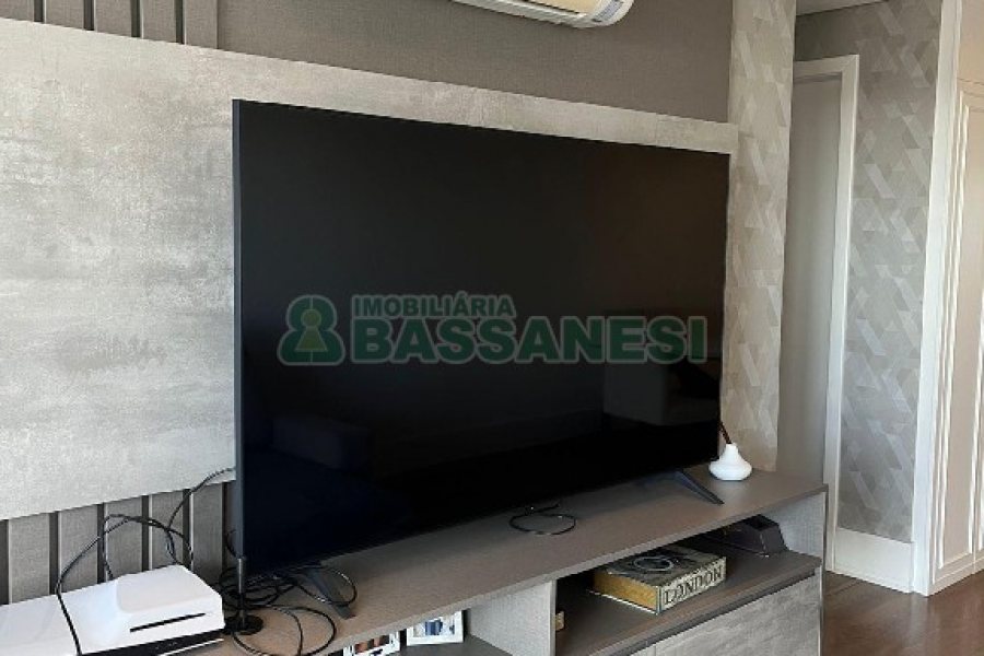 Apartamento com 114m², 3 dormitórios, 2 vagas, no bairro Universitário em Caxias do Sul para Alugar