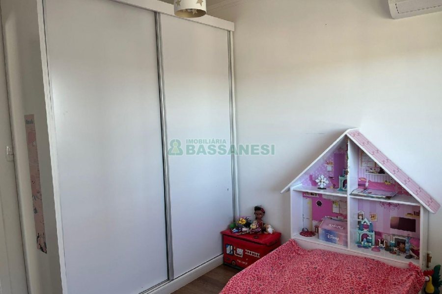 Apartamento com 114m², 3 dormitórios, 2 vagas, no bairro Universitário em Caxias do Sul para Alugar