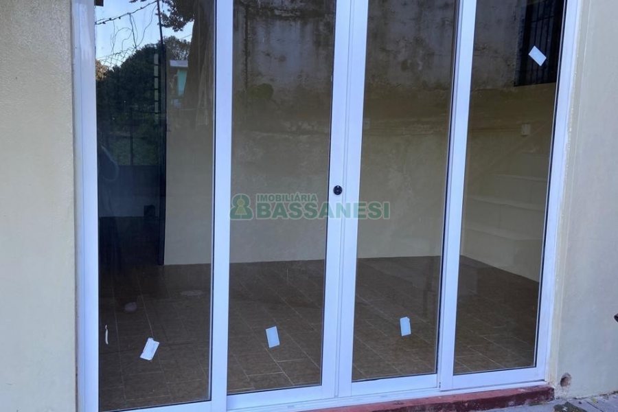 Casa com 98m², 3 dormitórios, no bairro Galópolis em Caxias do Sul para Alugar