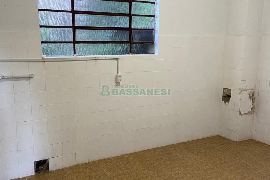 Casa com 98m², 3 dormitórios, no bairro Galópolis em Caxias do Sul para Alugar