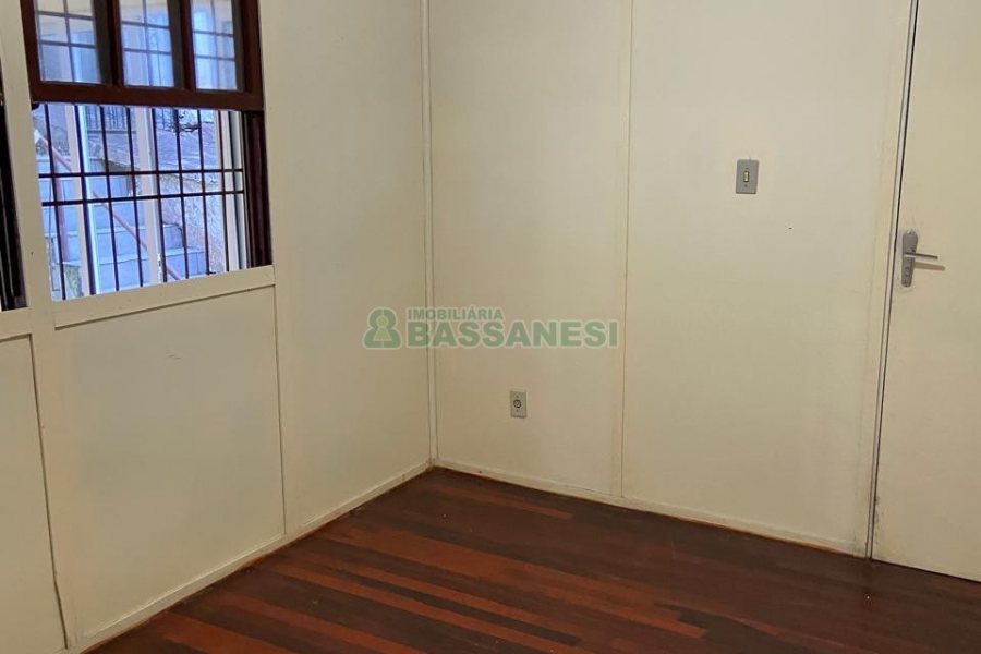 Casa com 98m², 3 dormitórios, no bairro Galópolis em Caxias do Sul para Alugar