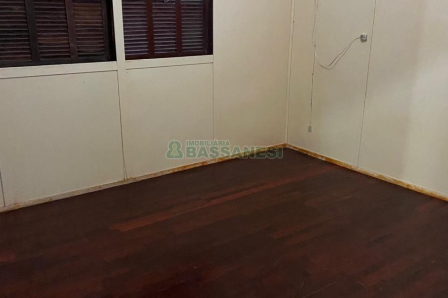 Casa com 98m², 3 dormitórios, no bairro Galópolis em Caxias do Sul para Alugar