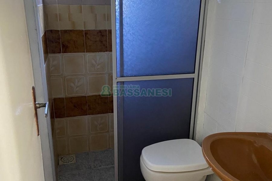 Casa com 98m², 3 dormitórios, no bairro Galópolis em Caxias do Sul para Alugar