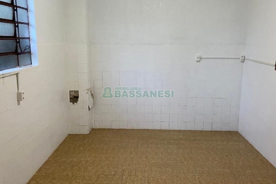 Casa com 98m², 3 dormitórios, no bairro Galópolis em Caxias do Sul para Alugar