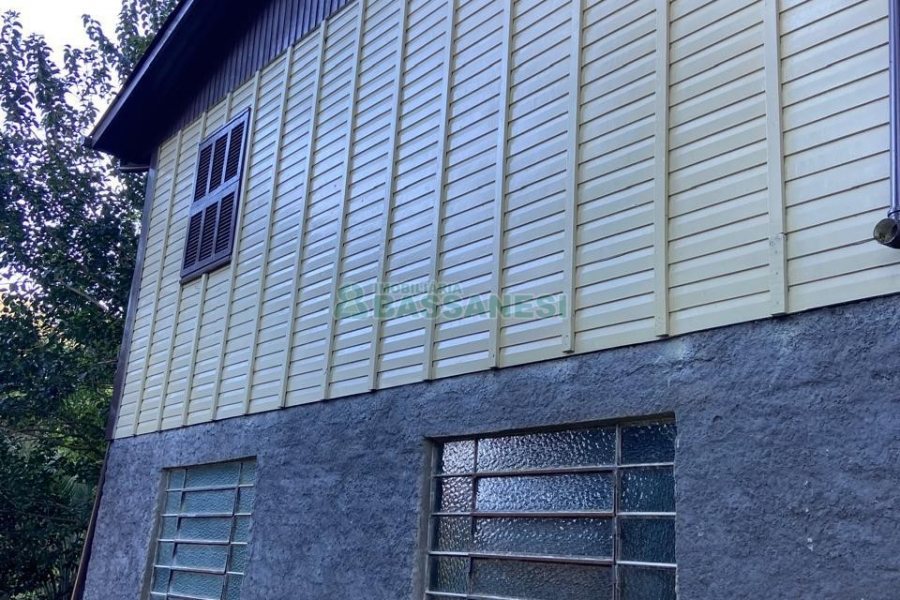 Casa com 98m², 3 dormitórios, no bairro Galópolis em Caxias do Sul para Alugar