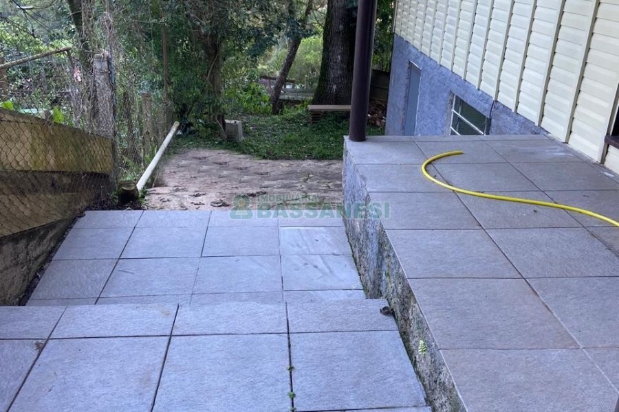 Casa com 98m², 3 dormitórios, no bairro Galópolis em Caxias do Sul para Alugar