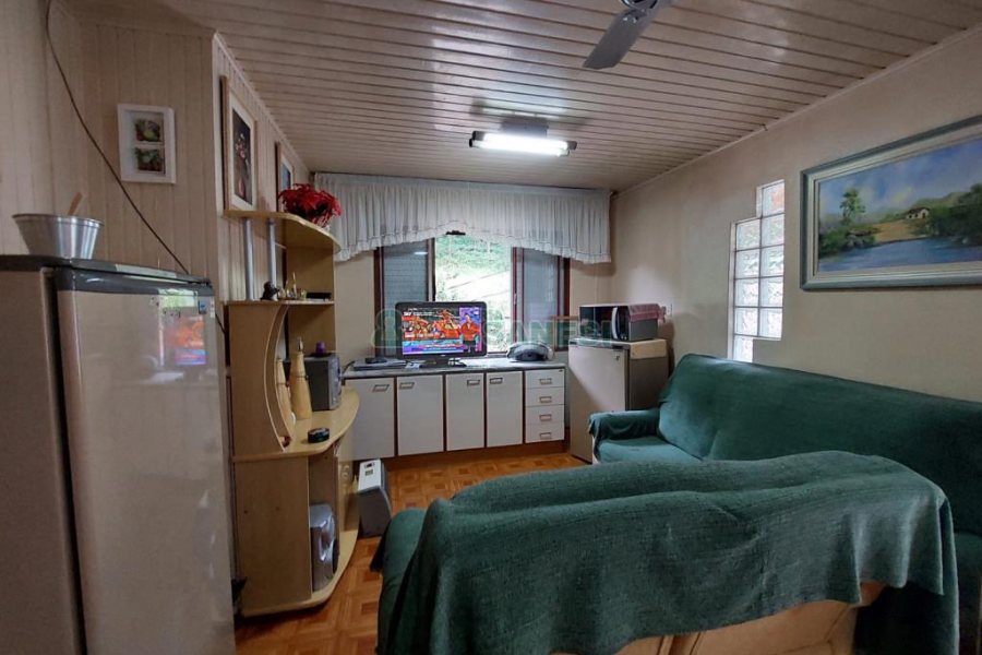 Casa com 290m², 4 dormitórios, 1 vaga, no bairro Galópolis em Caxias do Sul para Comprar