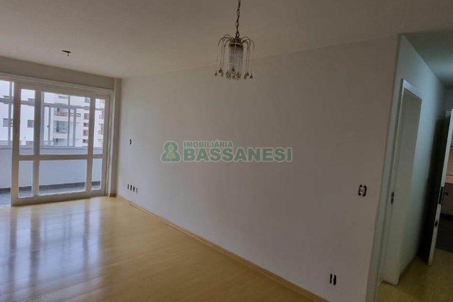 Apartamento com 98m², 3 dormitórios, 1 vaga, no bairro Santa Catarina em Caxias do Sul para Comprar