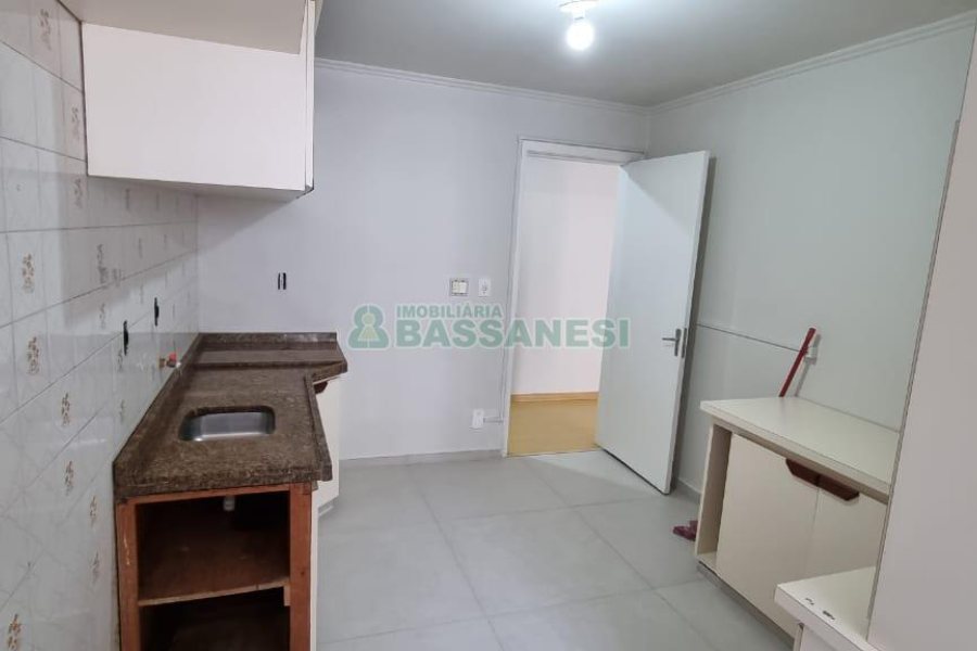 Apartamento com 98m², 3 dormitórios, 1 vaga, no bairro Santa Catarina em Caxias do Sul para Comprar