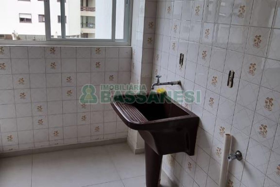 Apartamento com 98m², 3 dormitórios, 1 vaga, no bairro Santa Catarina em Caxias do Sul para Comprar