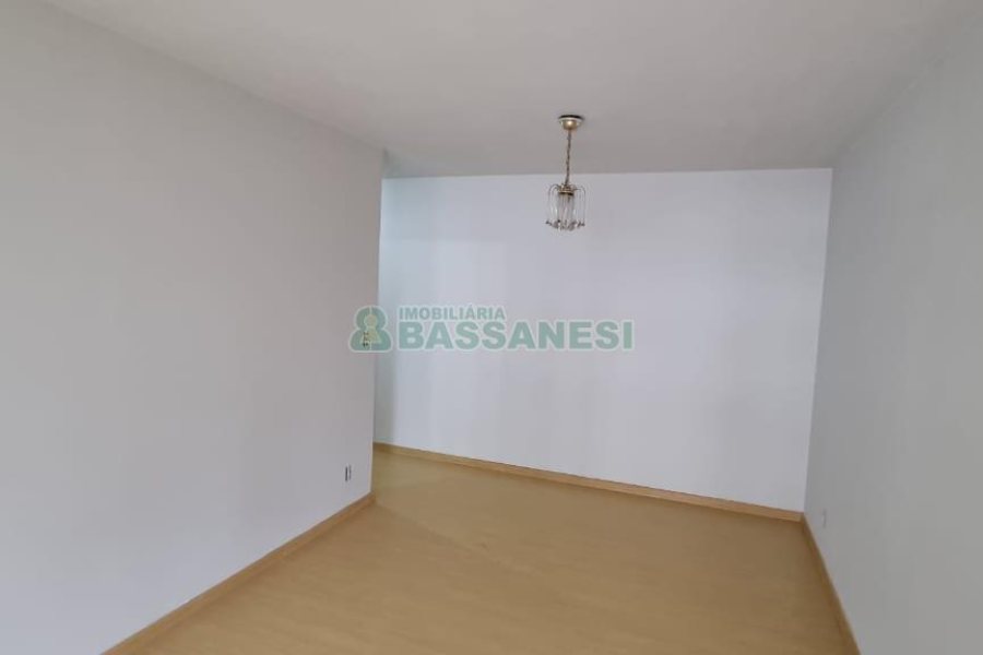 Apartamento com 98m², 3 dormitórios, 1 vaga, no bairro Santa Catarina em Caxias do Sul para Comprar