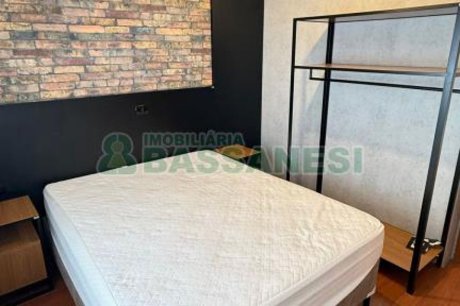 Apto Mobiliado com 60m², 2 dormitórios, 1 vaga, no bairro Charqueadas em Caxias do Sul para Alugar