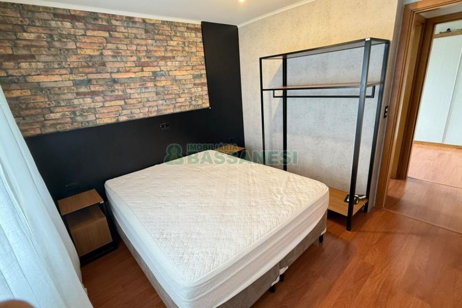 Apto Mobiliado com 60m², 2 dormitórios, 1 vaga, no bairro Charqueadas em Caxias do Sul para Alugar