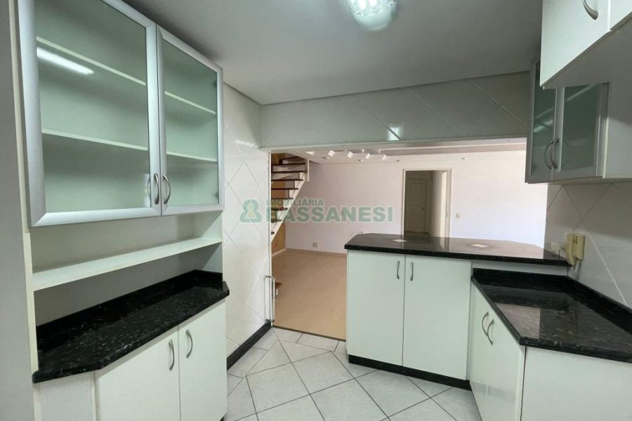Apartamento com 119m², 4 dormitórios, 2 vagas, no bairro Pio X em Caxias do Sul para Comprar