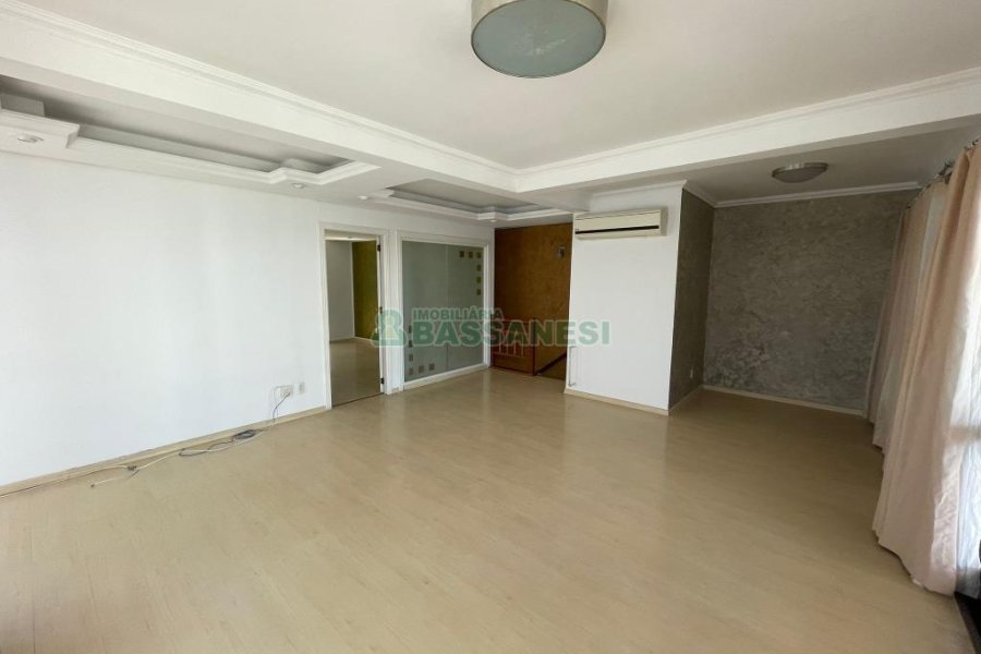 Apartamento com 119m², 4 dormitórios, 2 vagas, no bairro Pio X em Caxias do Sul para Comprar