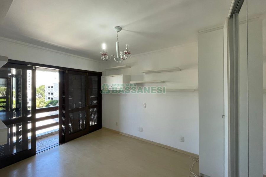 Apartamento com 119m², 4 dormitórios, 2 vagas, no bairro Pio X em Caxias do Sul para Comprar