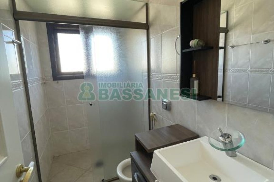 Apartamento com 119m², 4 dormitórios, 2 vagas, no bairro Pio X em Caxias do Sul para Comprar