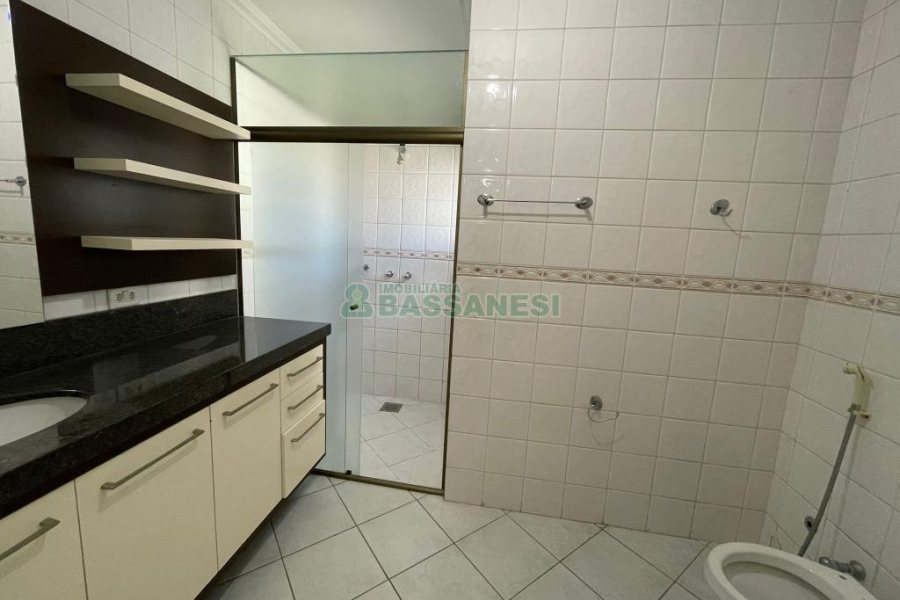 Apartamento com 119m², 4 dormitórios, 2 vagas, no bairro Pio X em Caxias do Sul para Comprar