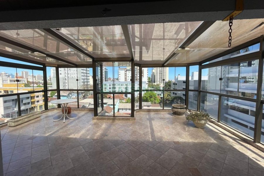 Apartamento com 119m², 4 dormitórios, 2 vagas, no bairro Pio X em Caxias do Sul para Comprar