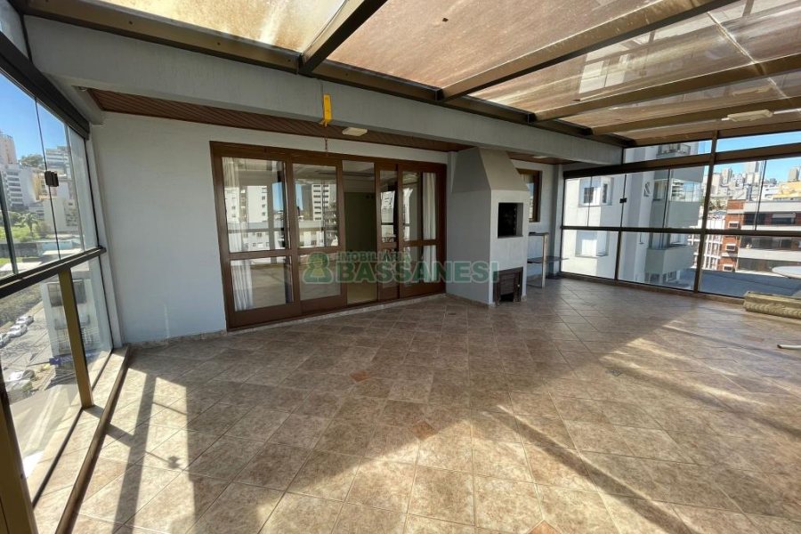 Apartamento com 119m², 4 dormitórios, 2 vagas, no bairro Pio X em Caxias do Sul para Comprar