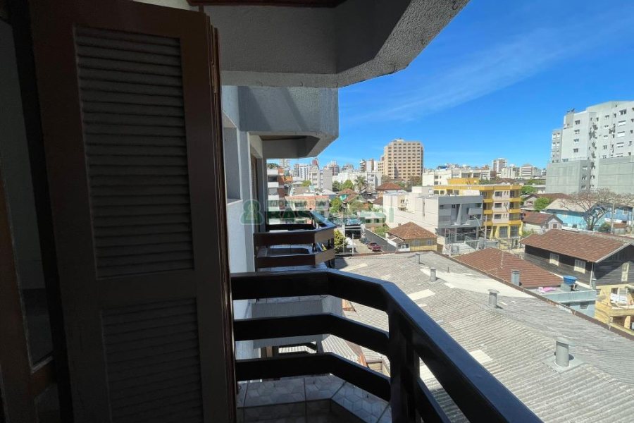 Apartamento com 119m², 4 dormitórios, 2 vagas, no bairro Pio X em Caxias do Sul para Comprar