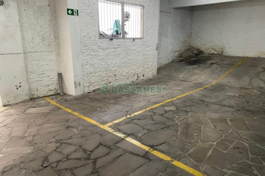 Apartamento com 119m², 4 dormitórios, 2 vagas, no bairro Pio X em Caxias do Sul para Comprar