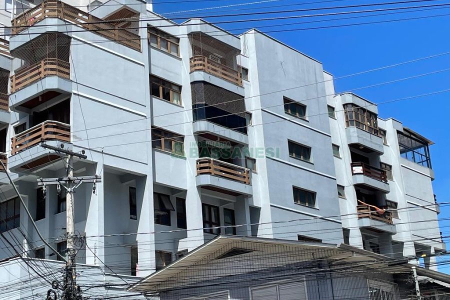 Apartamento com 119m², 4 dormitórios, 2 vagas, no bairro Pio X em Caxias do Sul para Comprar