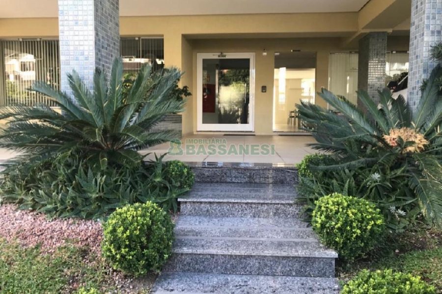 Apartamento com 85m², 2 dormitórios, 2 vagas, no bairro Sagrada Família em Caxias do Sul para Comprar