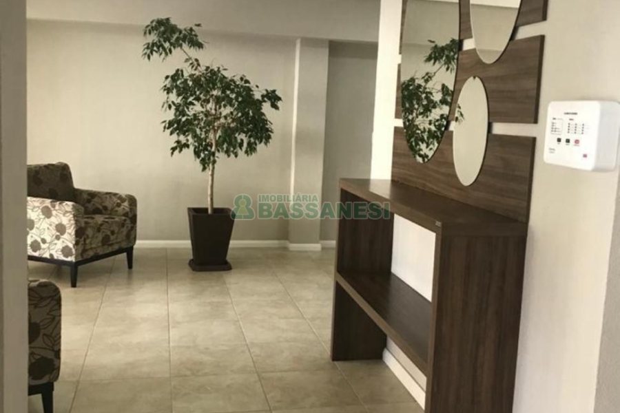 Apartamento com 85m², 2 dormitórios, 2 vagas, no bairro Sagrada Família em Caxias do Sul para Comprar