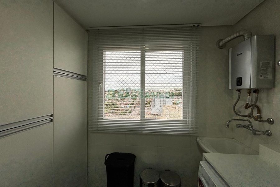 Apartamento com 85m², 2 dormitórios, 2 vagas, no bairro Sagrada Família em Caxias do Sul para Comprar