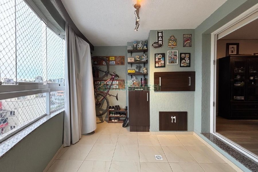 Apartamento com 85m², 2 dormitórios, 2 vagas, no bairro Sagrada Família em Caxias do Sul para Comprar