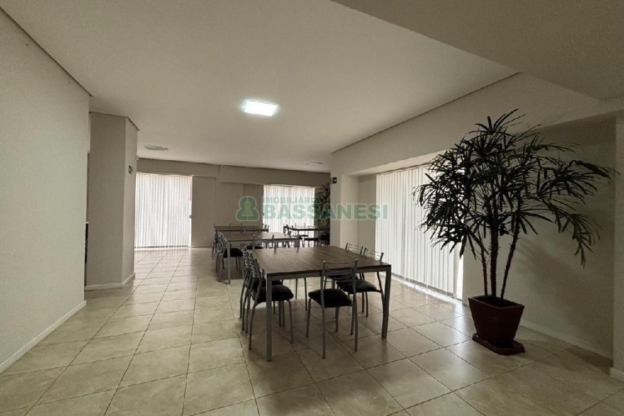 Apartamento com 85m², 2 dormitórios, 2 vagas, no bairro Sagrada Família em Caxias do Sul para Comprar